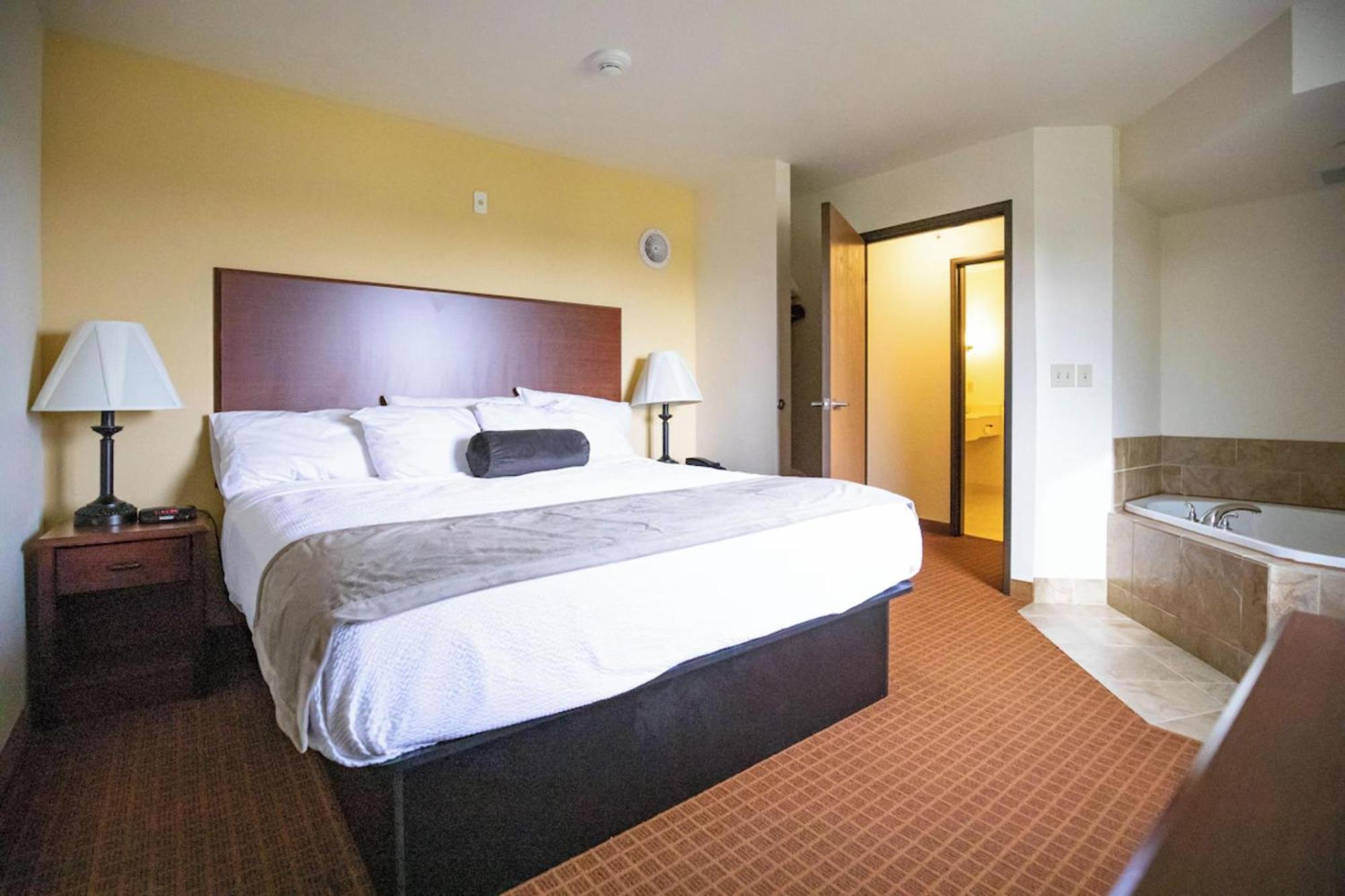 Park View Inn & Suites Hoisington Near Great Bend Экстерьер фото
