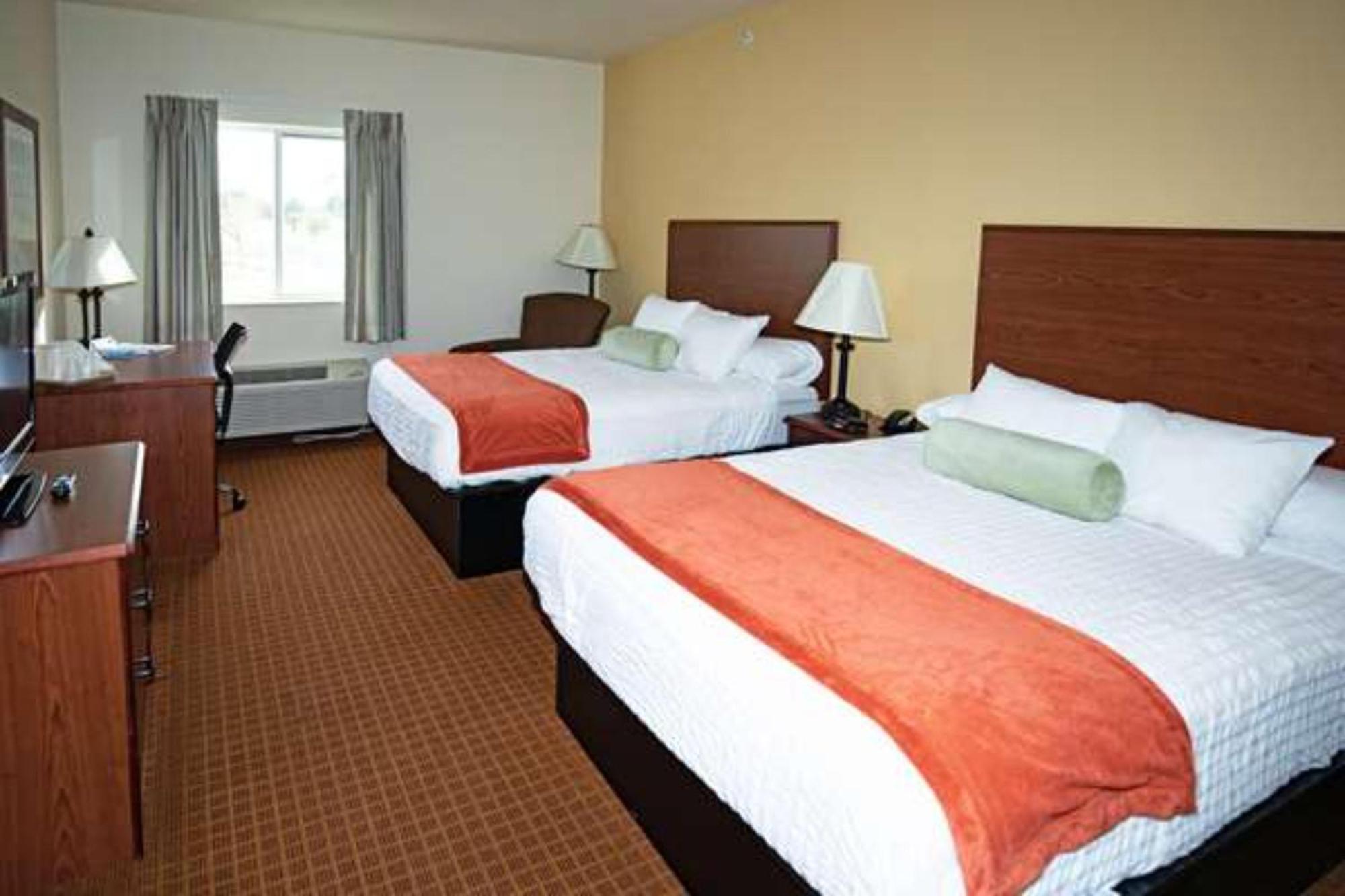 Park View Inn & Suites Hoisington Near Great Bend Экстерьер фото