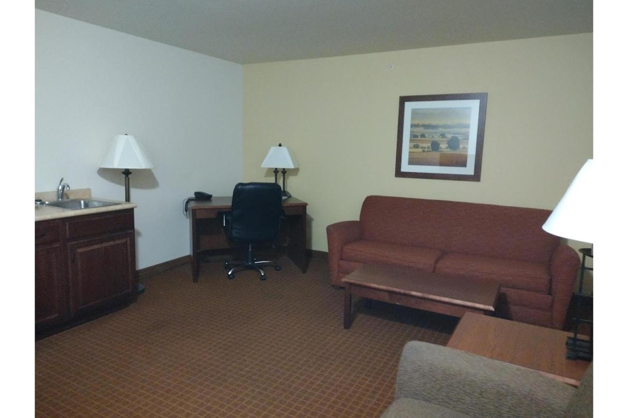 Park View Inn & Suites Hoisington Near Great Bend Экстерьер фото
