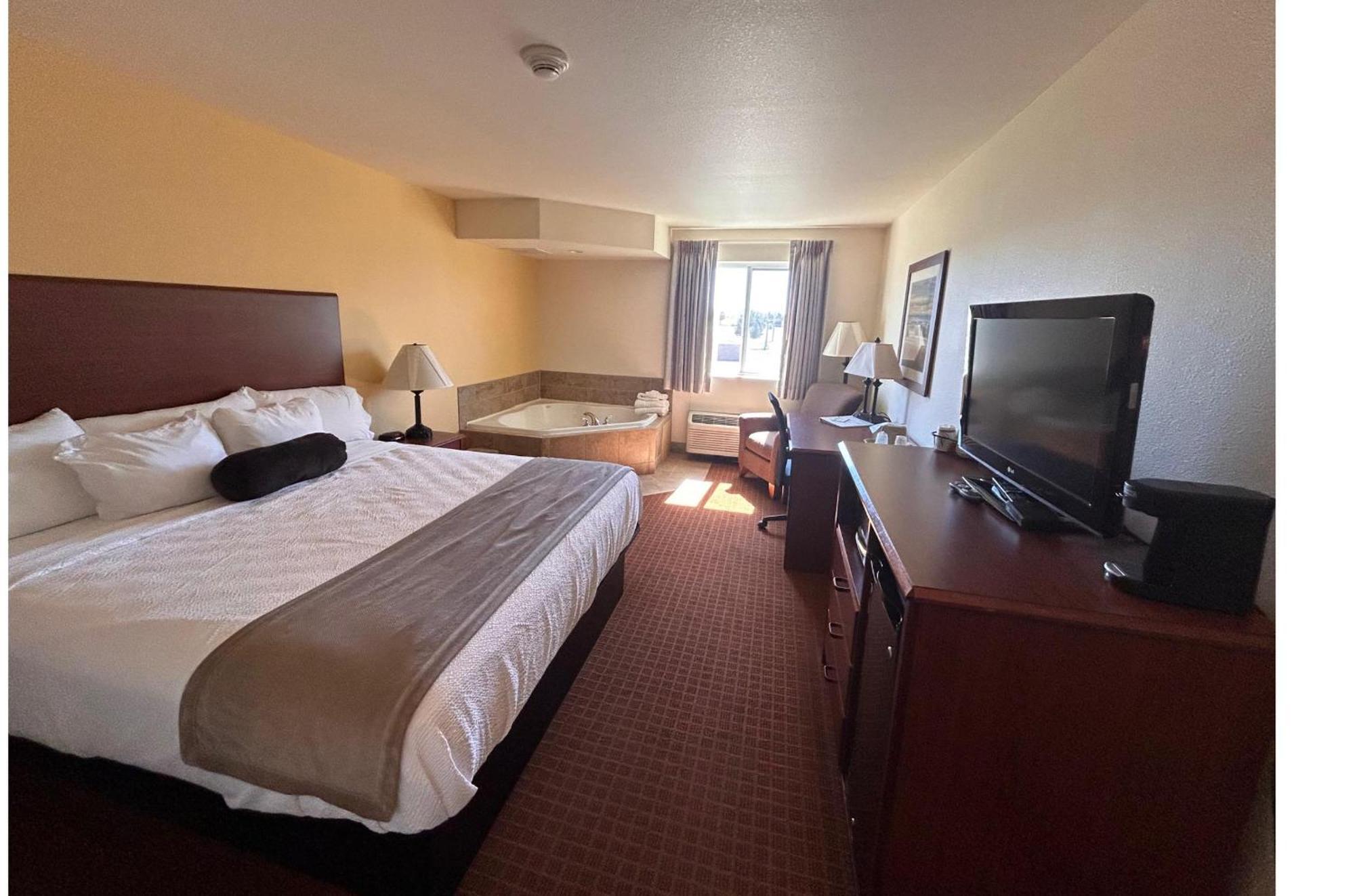 Park View Inn & Suites Hoisington Near Great Bend Экстерьер фото