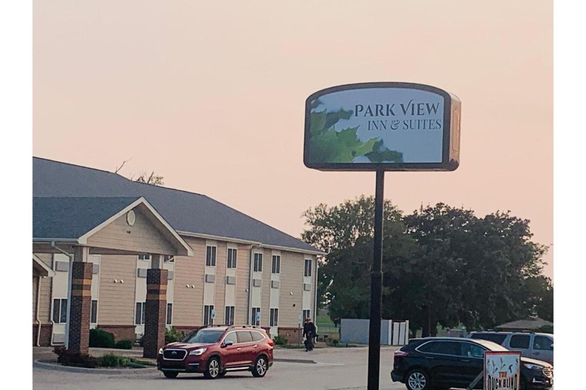 Park View Inn & Suites Hoisington Near Great Bend Экстерьер фото