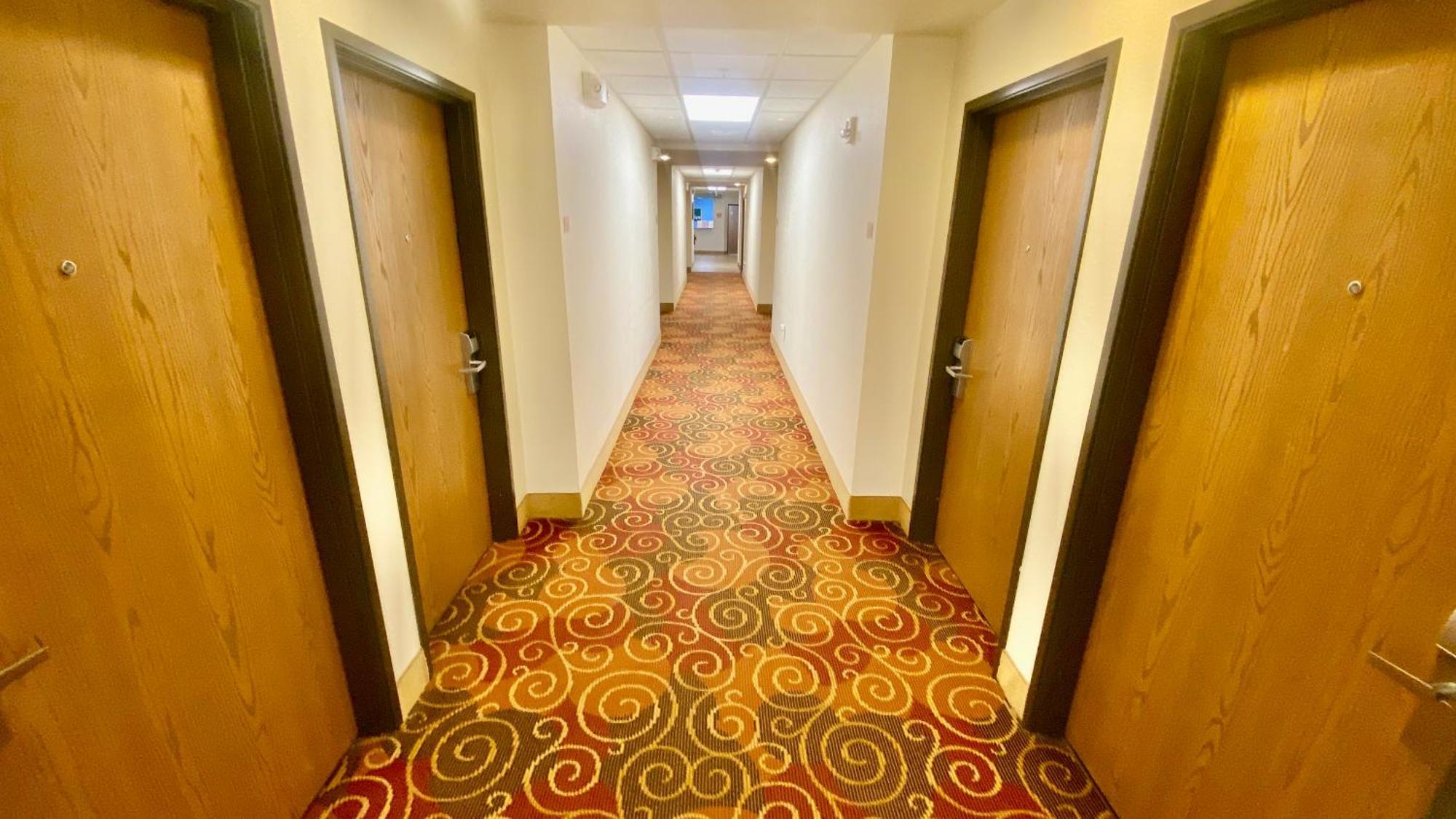 Park View Inn & Suites Hoisington Near Great Bend Экстерьер фото