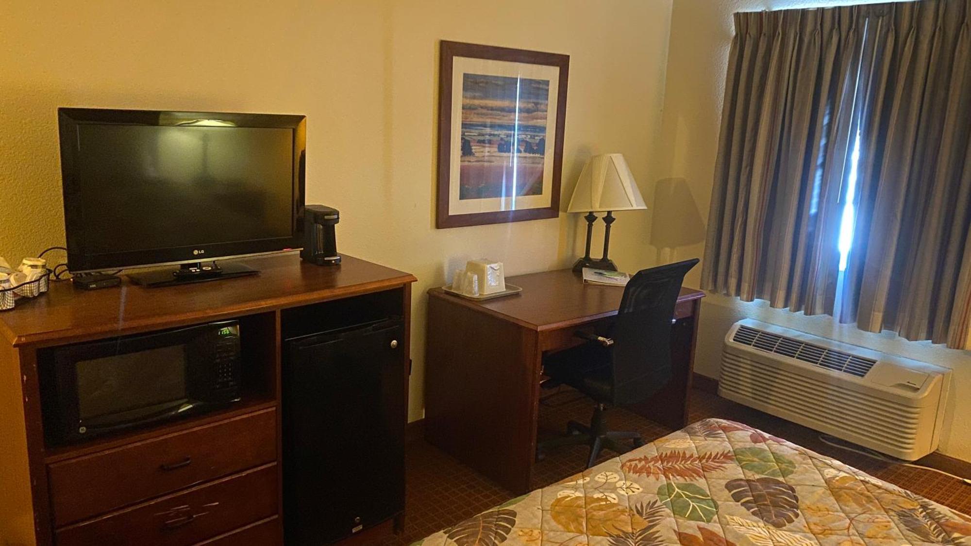 Park View Inn & Suites Hoisington Near Great Bend Экстерьер фото