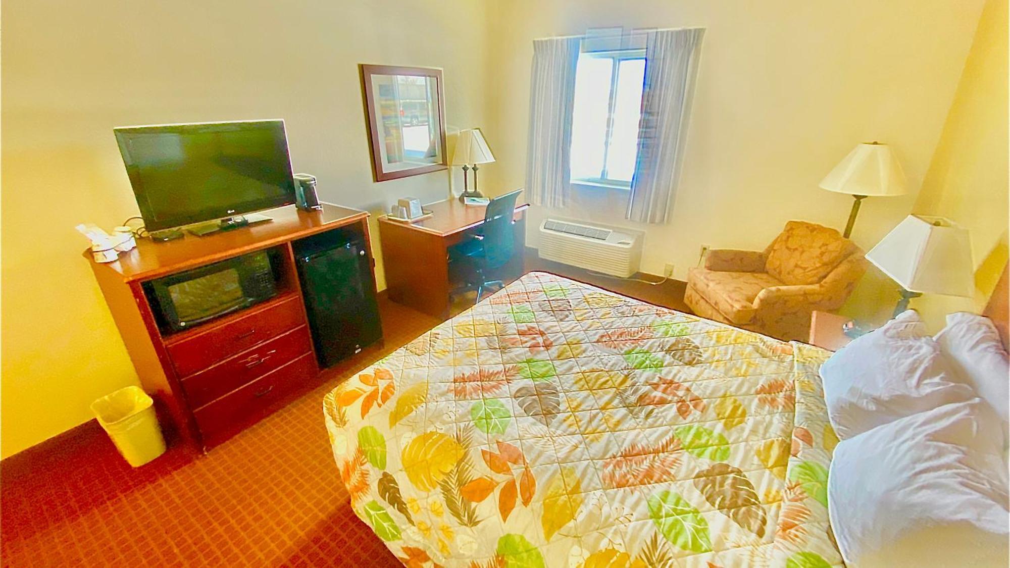 Park View Inn & Suites Hoisington Near Great Bend Экстерьер фото