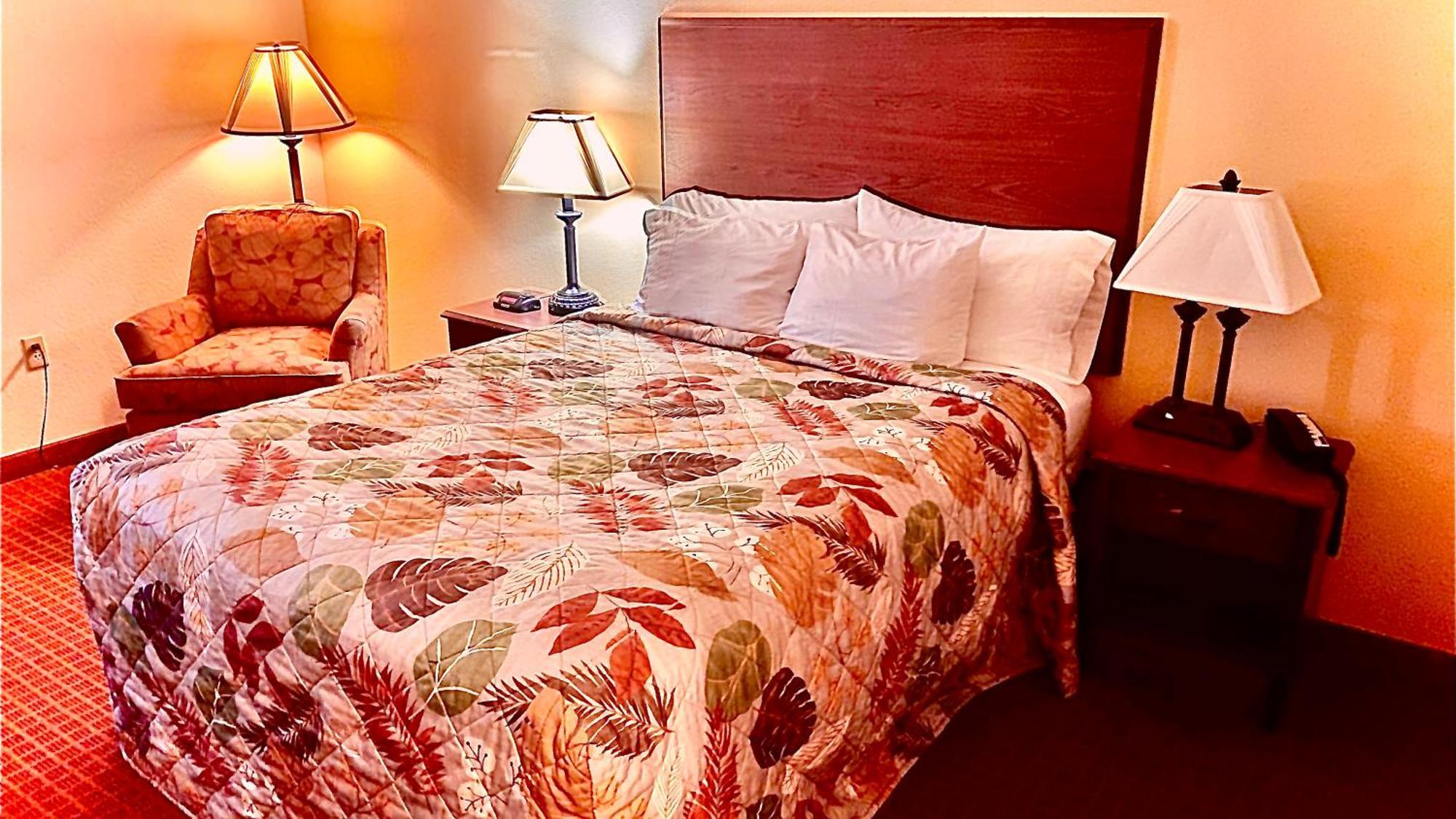 Park View Inn & Suites Hoisington Near Great Bend Экстерьер фото